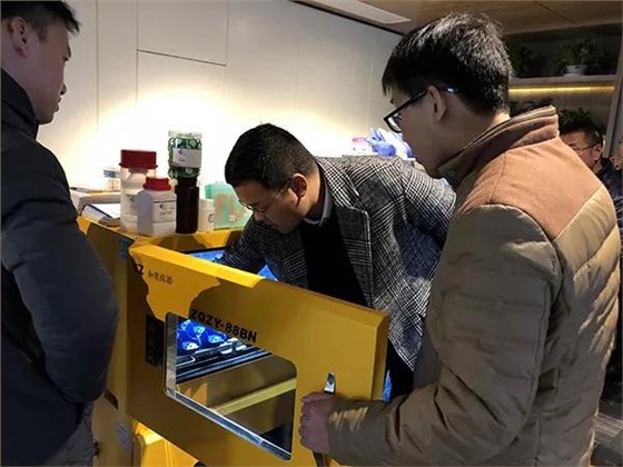 不畏风雪，我与你并肩同行